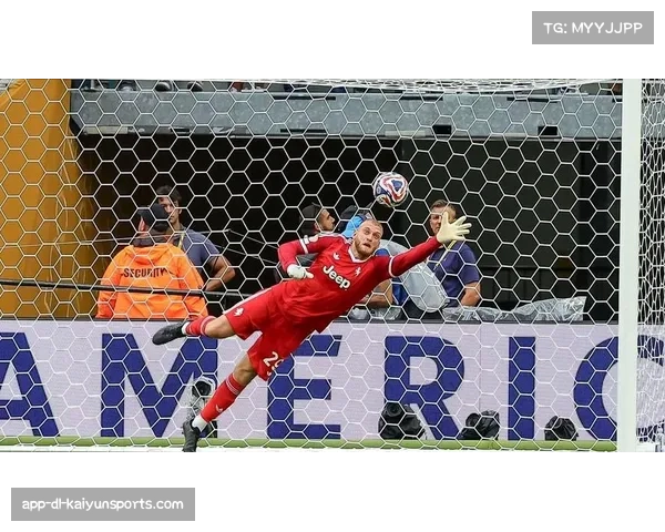 巴黎圣日耳曼高位逼抢见效,尼斯门将神扑难阻绝杀 巴黎圣日耳曼高位逼抢见效,尼斯门将神扑难阻绝杀